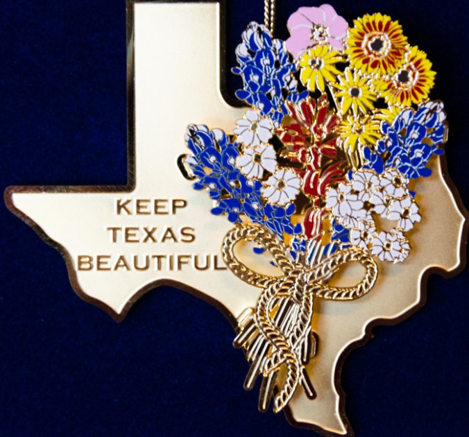 There are many beautiful things in Texas.